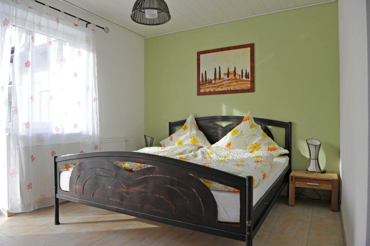 Gaestehaus Vinaria Kinheim Buitenkant foto
